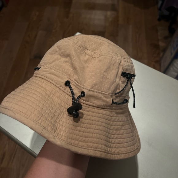 Adidas bucket hat - Picture 5 of 8